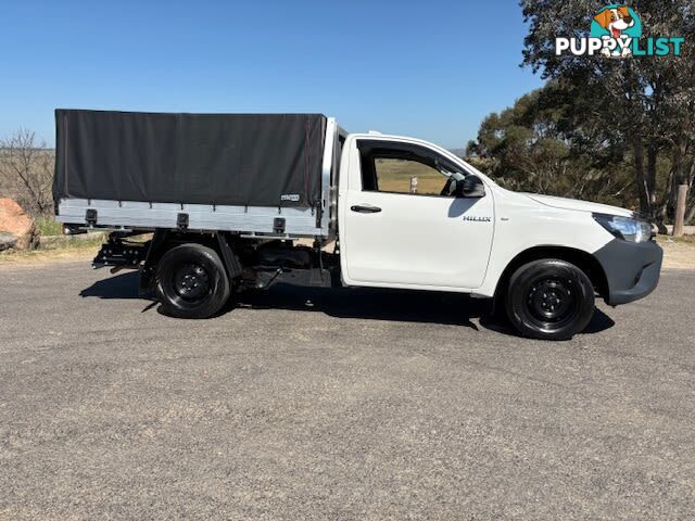 2022 TOYOTA HILUX WORKMATE (4X2) TGN121R UTE TRAY, 2 DOORS, 2 SEATS