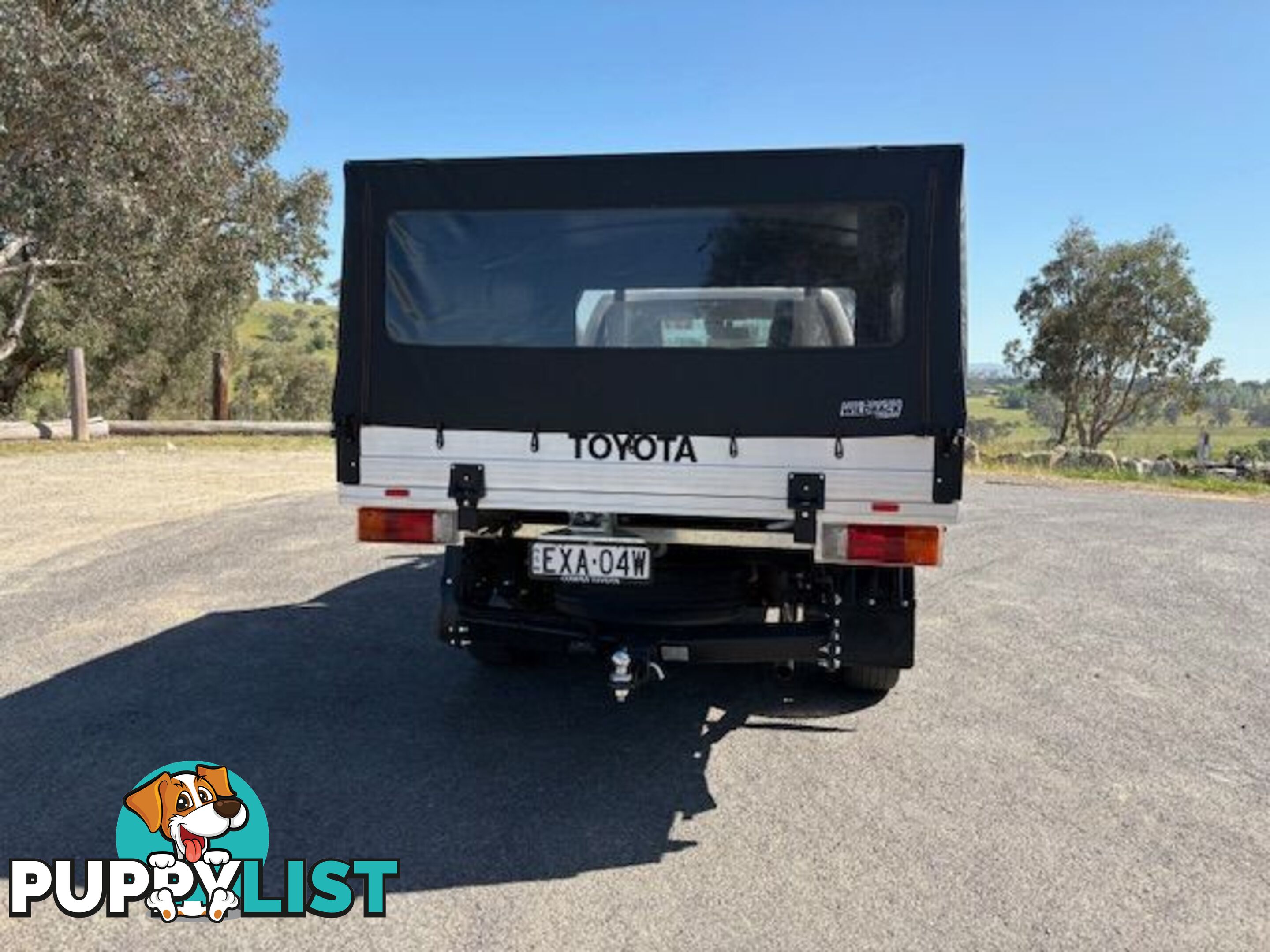 2022 TOYOTA HILUX WORKMATE (4X2) TGN121R UTE TRAY, 2 DOORS, 2 SEATS