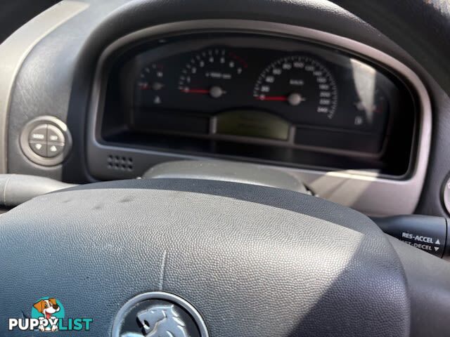 2004 HOLDEN COMMODORE ACCLAIM VYII SEDAN, 4 DOORS, 5 SEATS