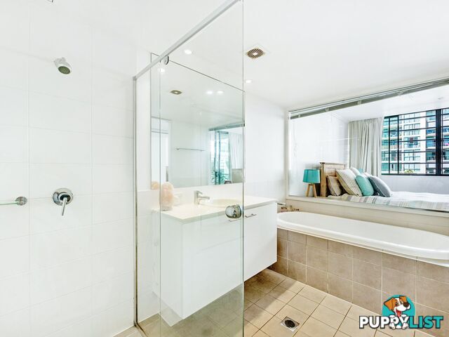 2111/33 T E Peters Drive BROADBEACH WATERS QLD 4218