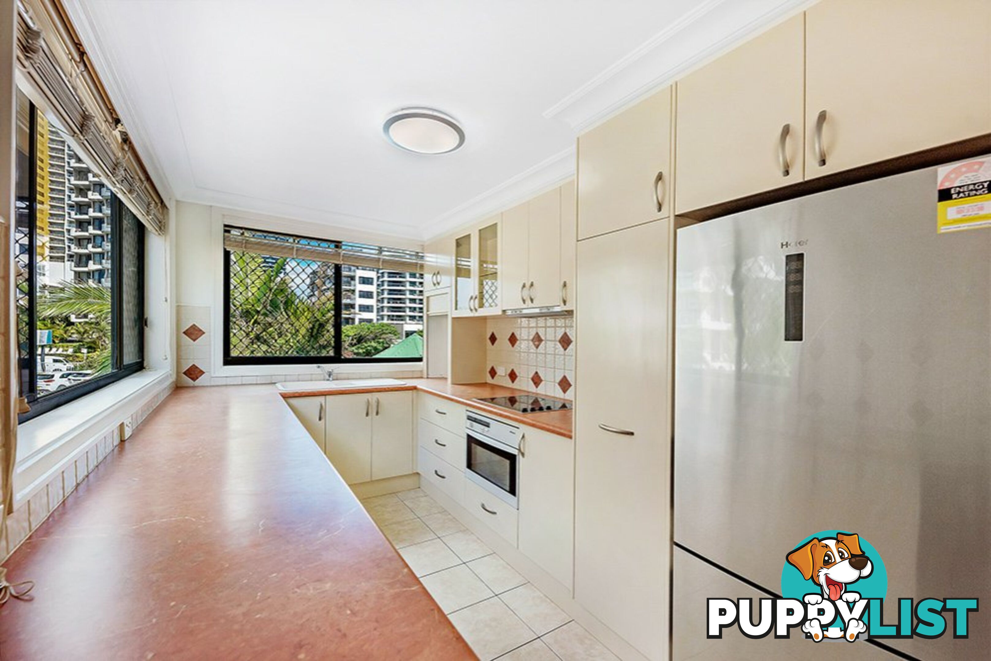 8/8 Queensland Avenue BROADBEACH QLD 4218