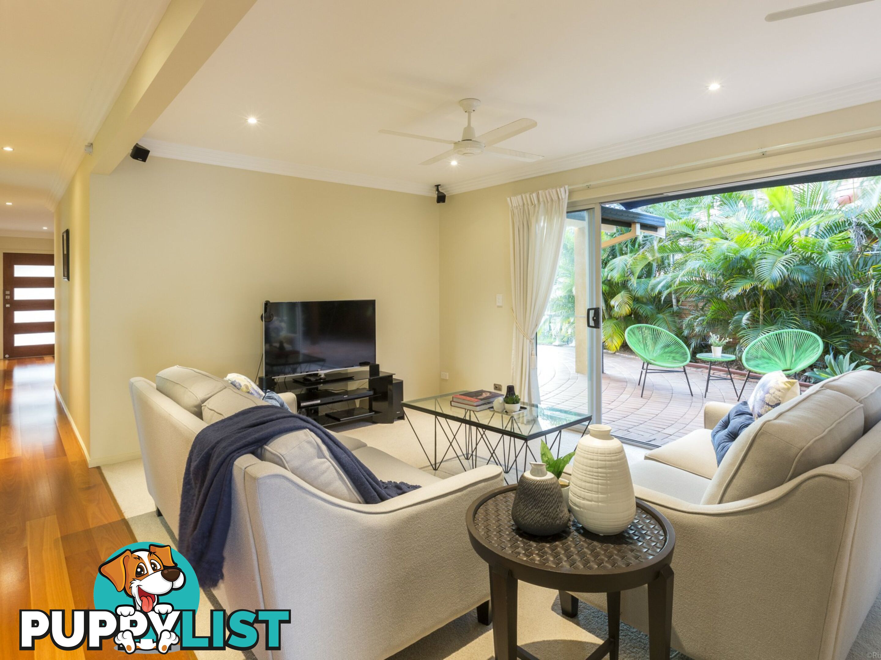 25 Sophie Ave BROADBEACH WATERS QLD 4218