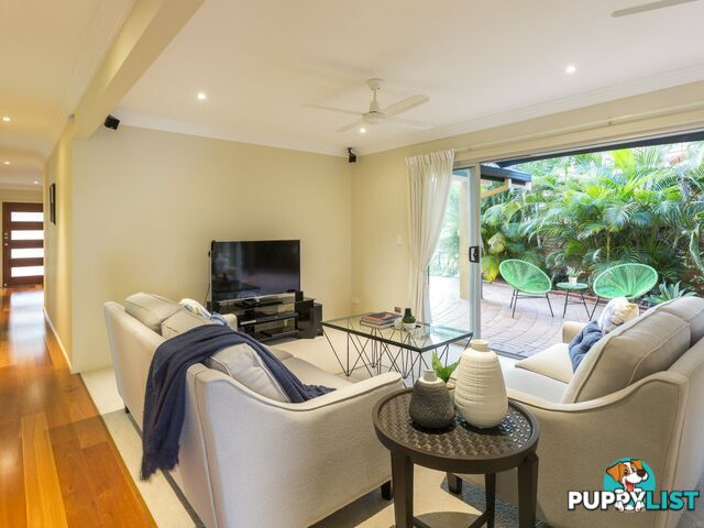 25 Sophie Ave BROADBEACH WATERS QLD 4218