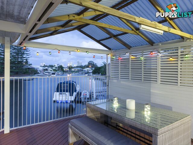 25 Sophie Ave BROADBEACH WATERS QLD 4218