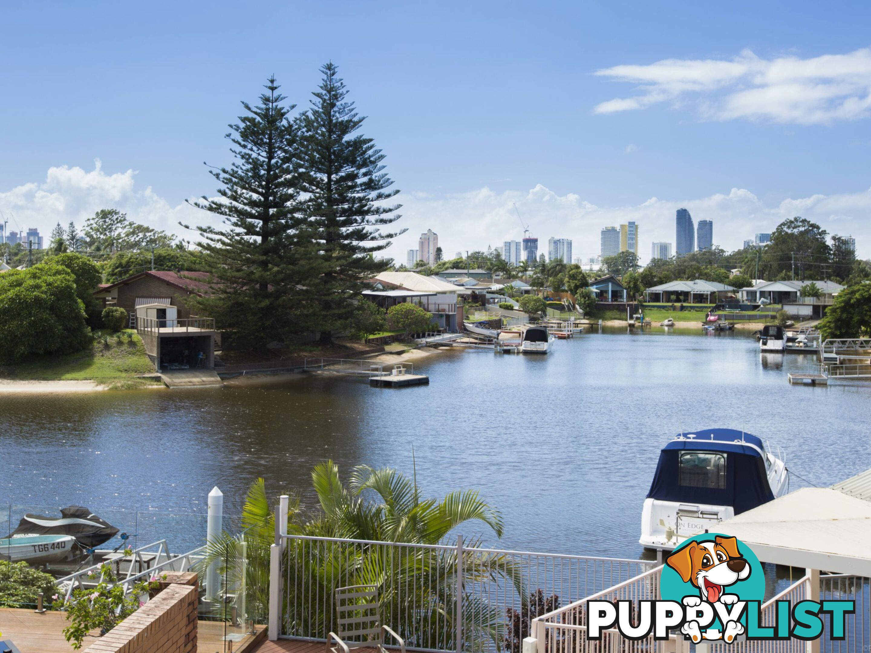 25 Sophie Ave BROADBEACH WATERS QLD 4218