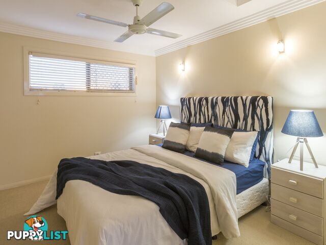 25 Sophie Ave BROADBEACH WATERS QLD 4218