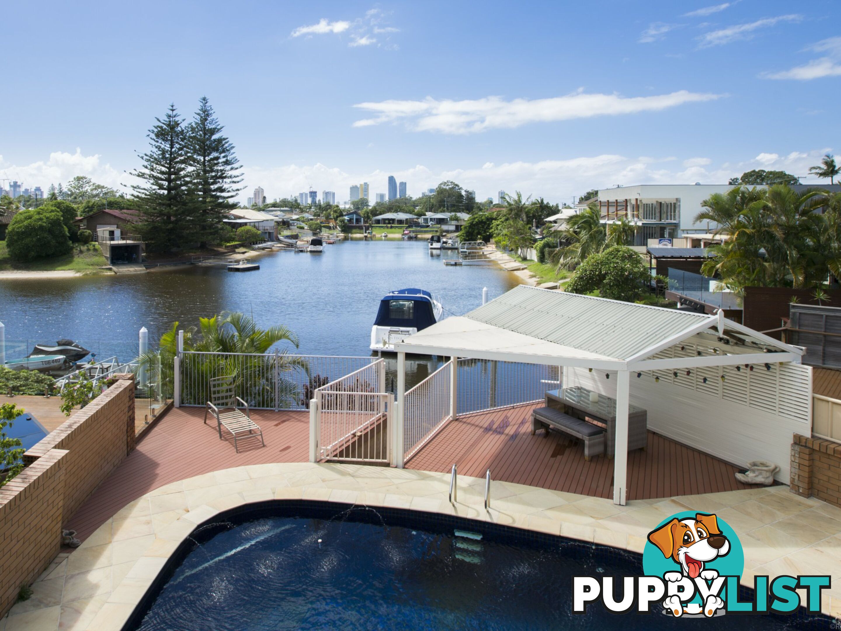 25 Sophie Ave BROADBEACH WATERS QLD 4218