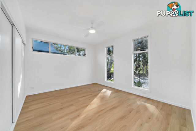 8 Kookaburra Crt SOUTH STRADBROKE QLD 4216