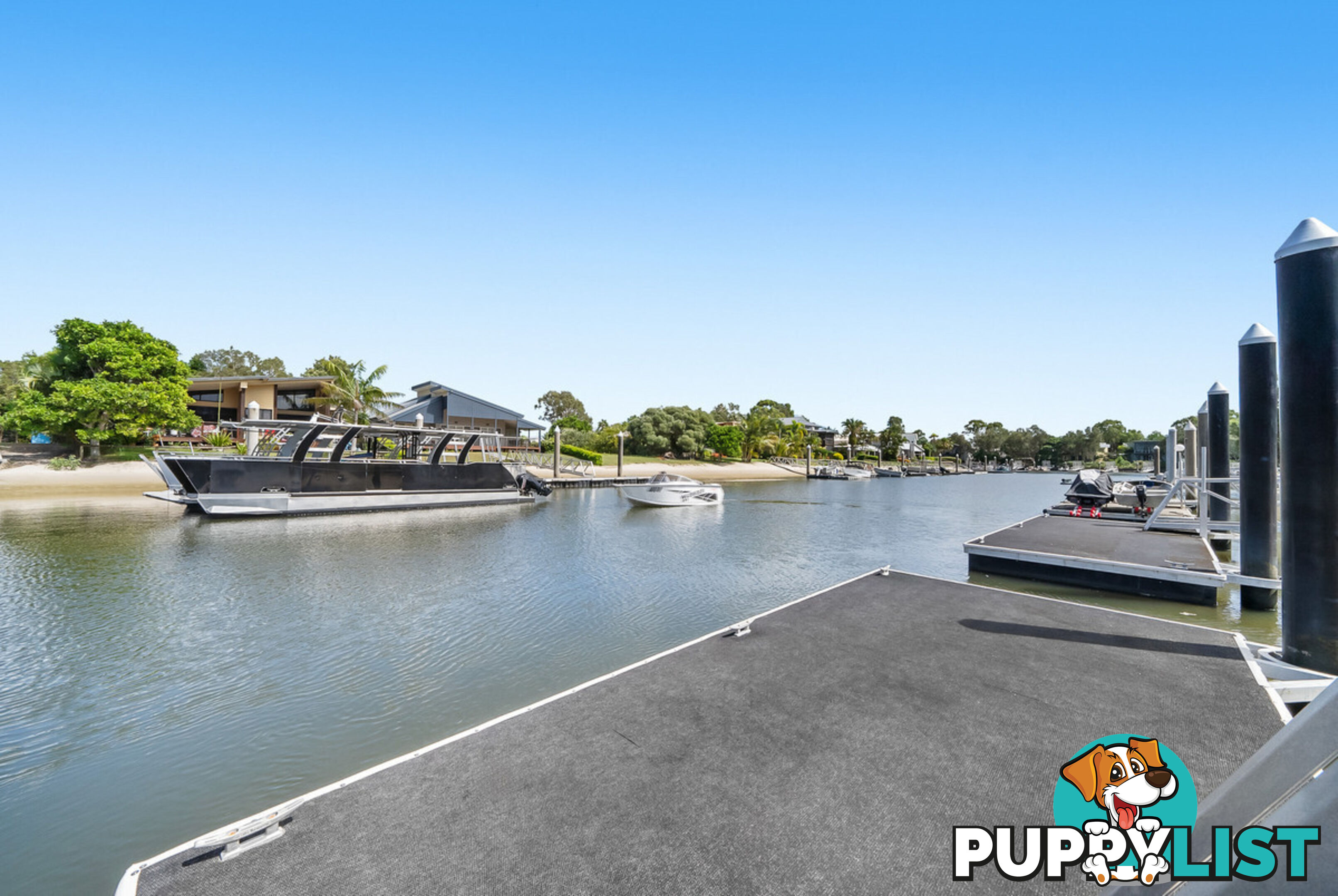 8 Kookaburra Crt SOUTH STRADBROKE QLD 4216