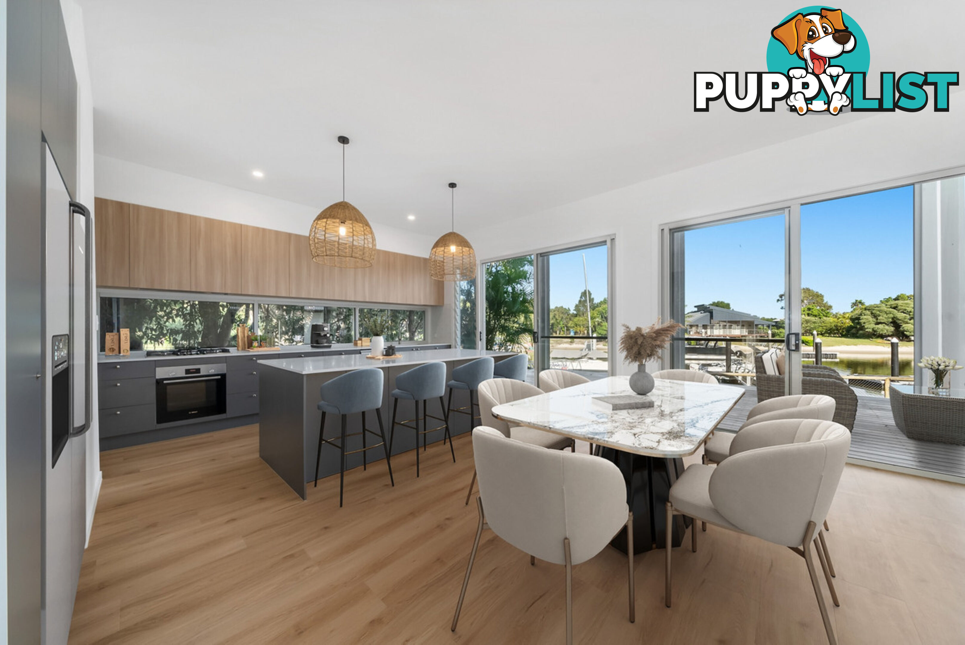 8 Kookaburra Crt SOUTH STRADBROKE QLD 4216