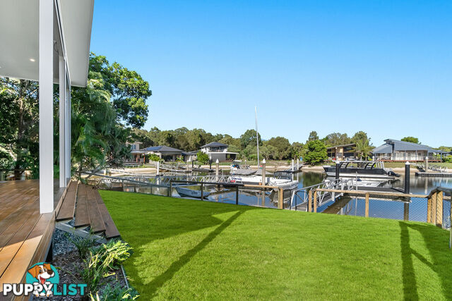 8 Kookaburra Crt SOUTH STRADBROKE QLD 4216