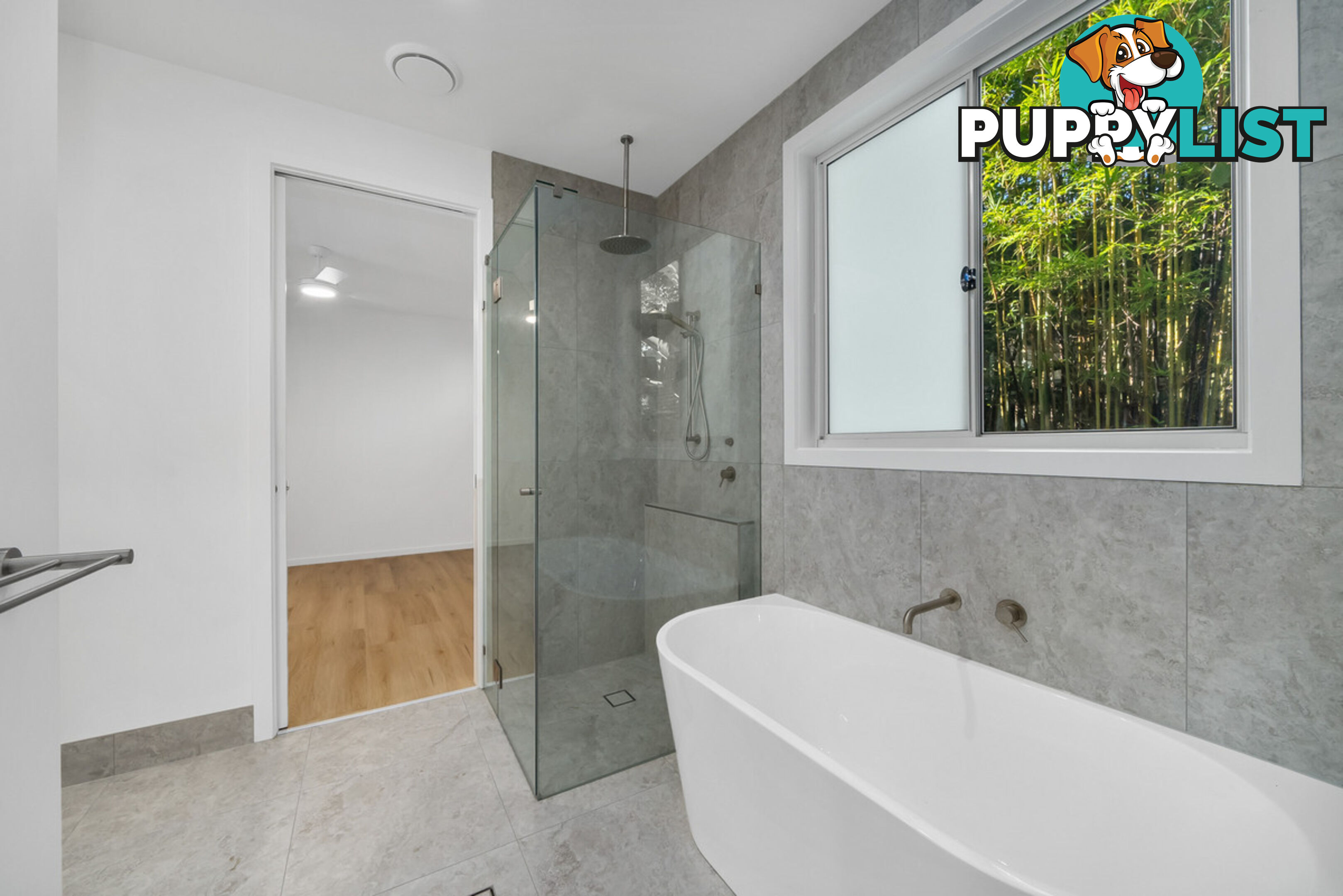 8 Kookaburra Crt SOUTH STRADBROKE QLD 4216