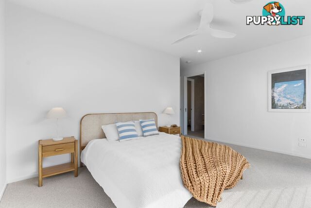 1 Tween Court Mermaid Waters QLD 4218