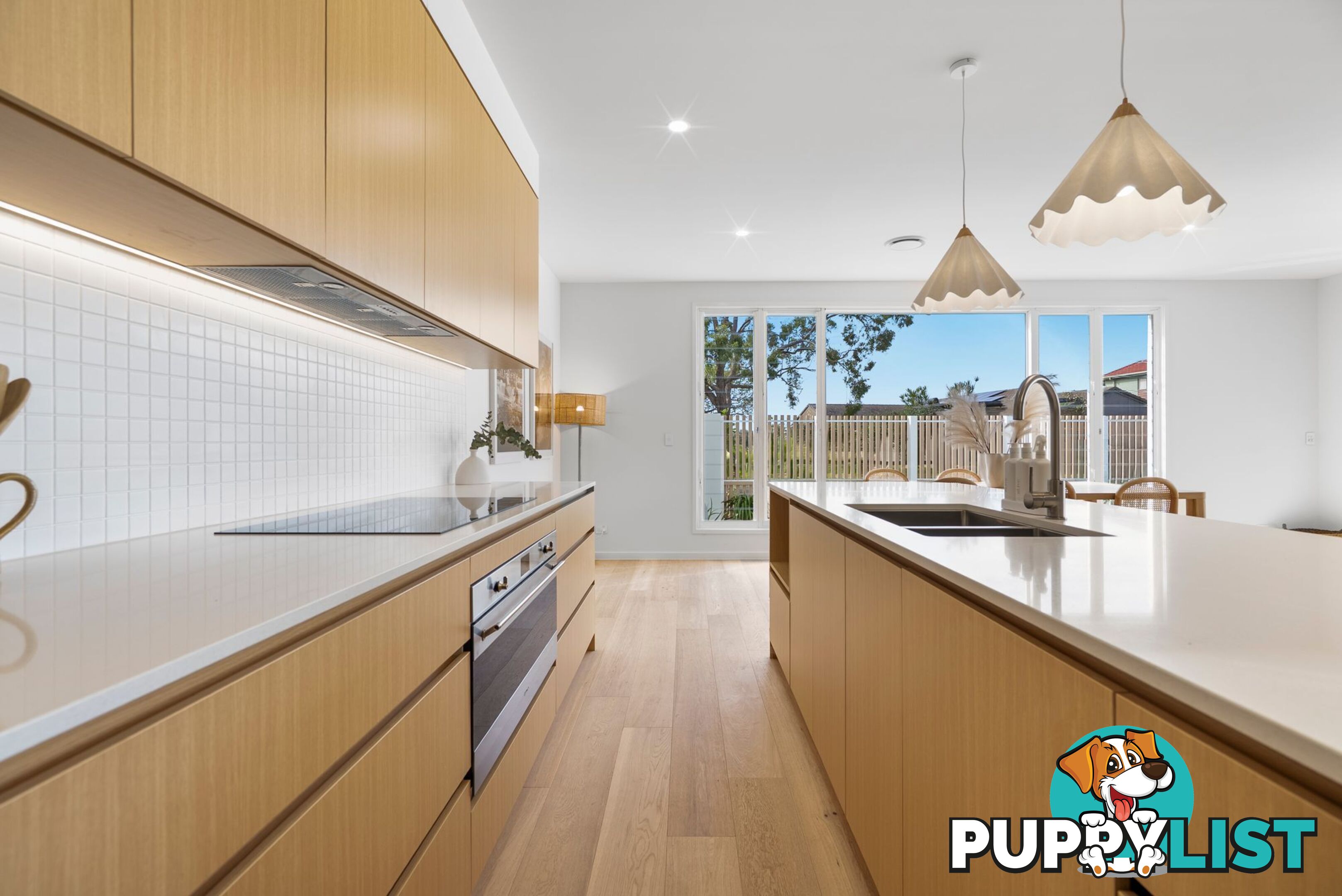 1 Tween Court Mermaid Waters QLD 4218