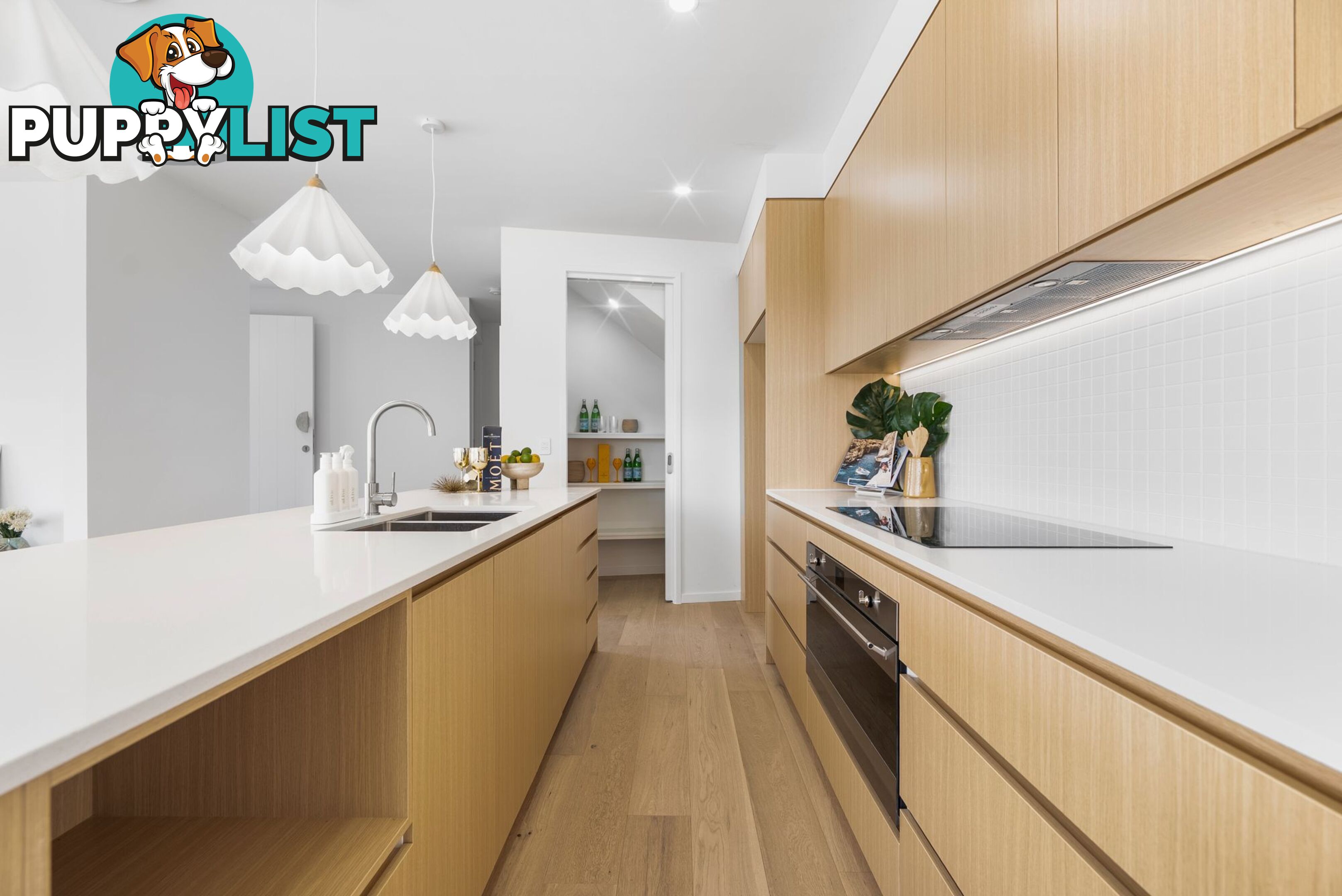1 Tween Court Mermaid Waters QLD 4218