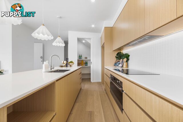 1 Tween Court Mermaid Waters QLD 4218