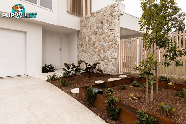 1 Tween Court Mermaid Waters QLD 4218