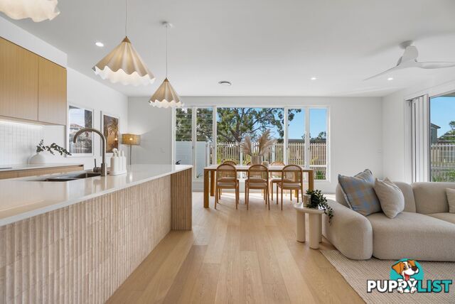 1 Tween Court Mermaid Waters QLD 4218