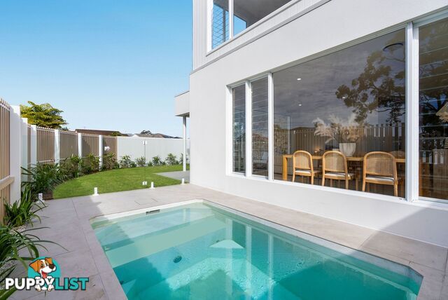 1 Tween Court Mermaid Waters QLD 4218