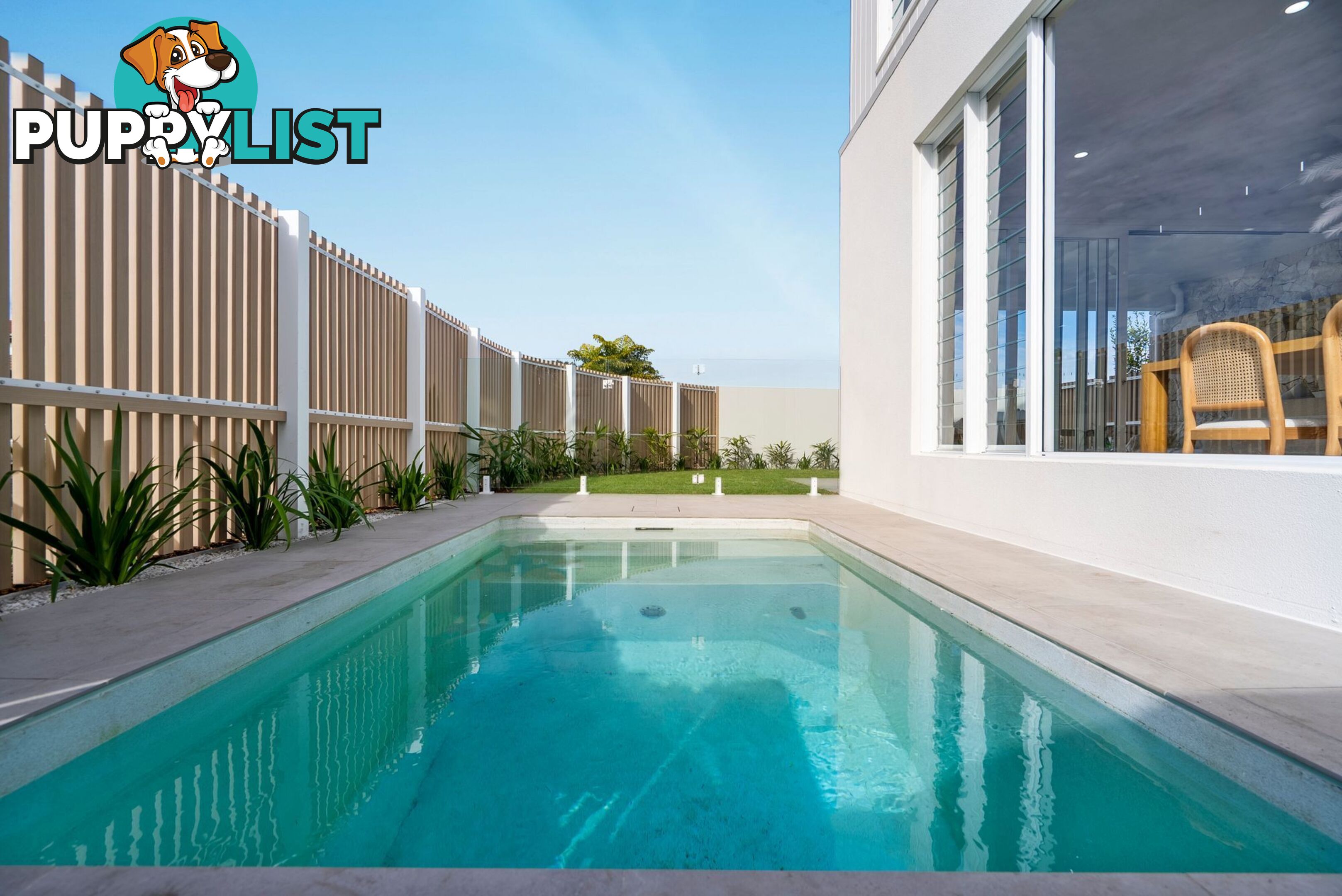 1 Tween Court Mermaid Waters QLD 4218