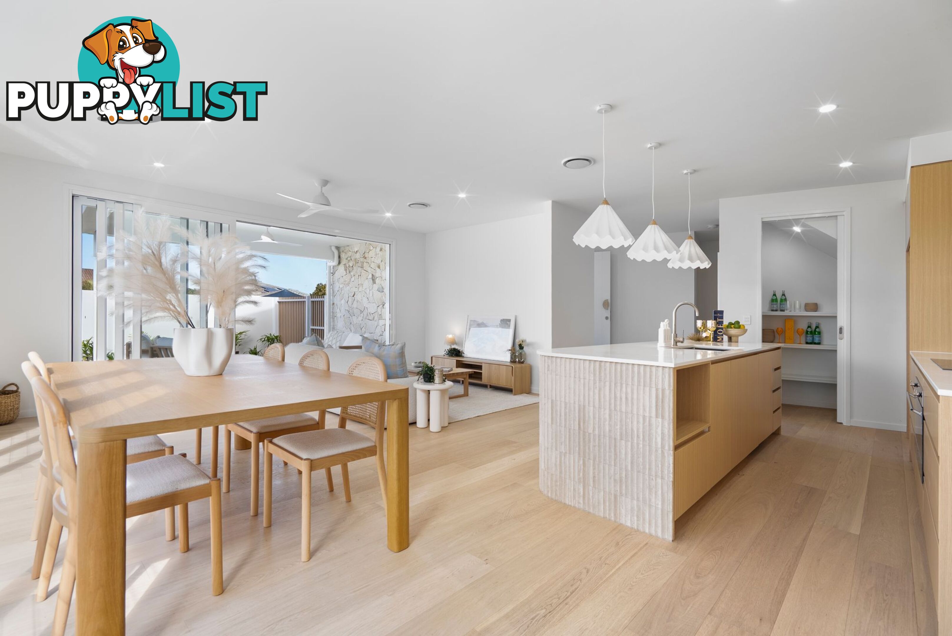 1 Tween Court Mermaid Waters QLD 4218