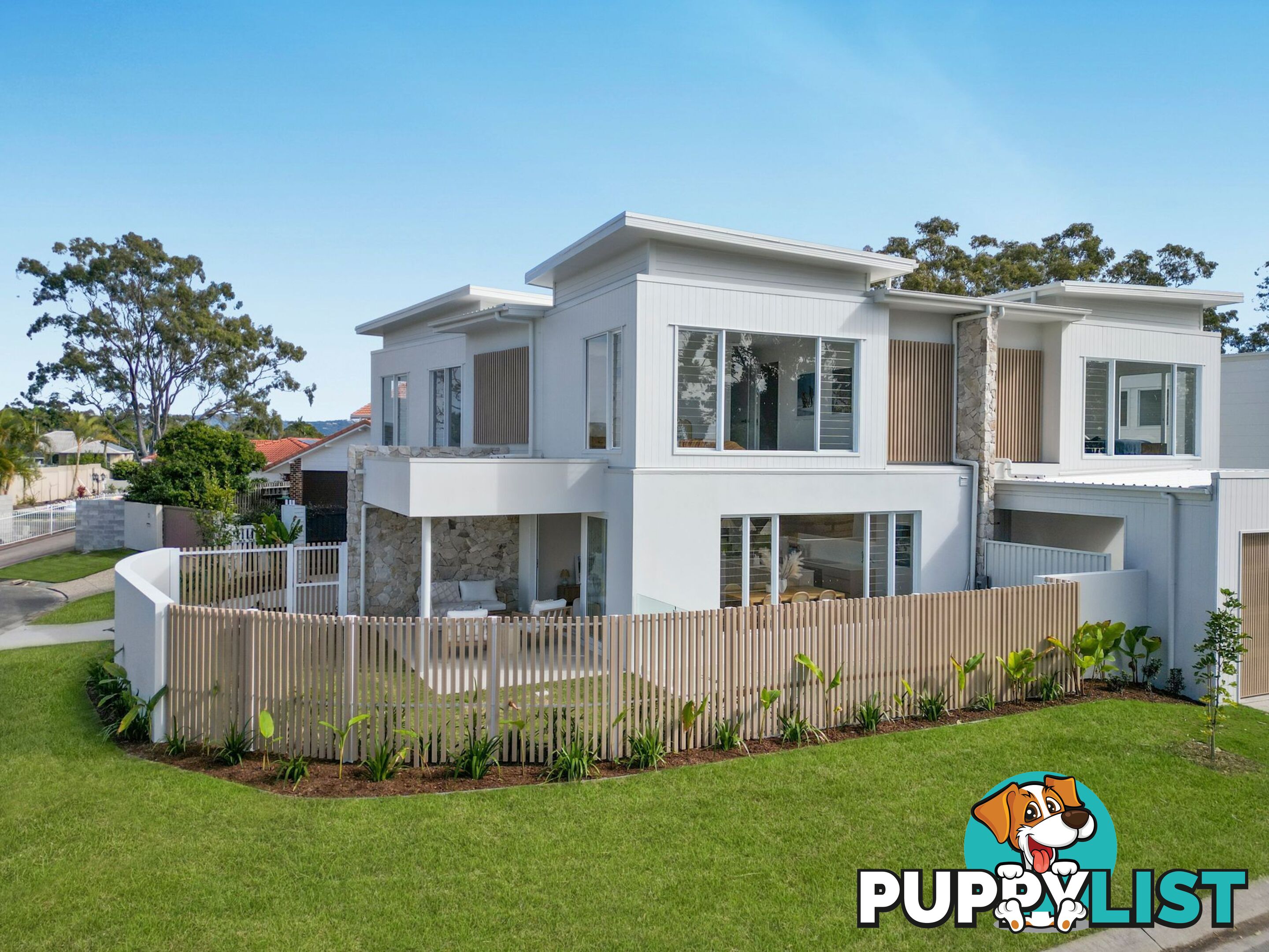 1 Tween Court Mermaid Waters QLD 4218