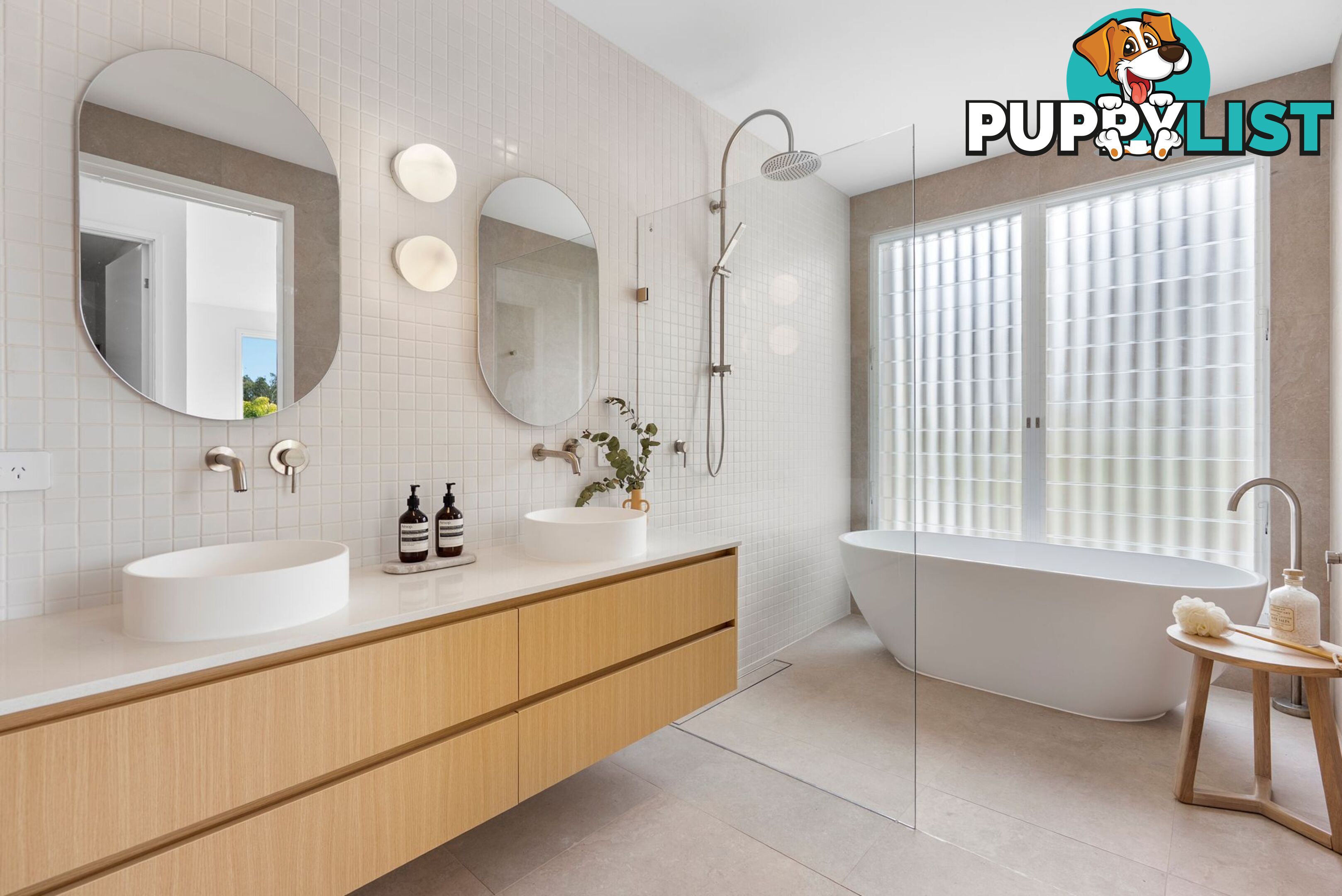 1 Tween Court Mermaid Waters QLD 4218