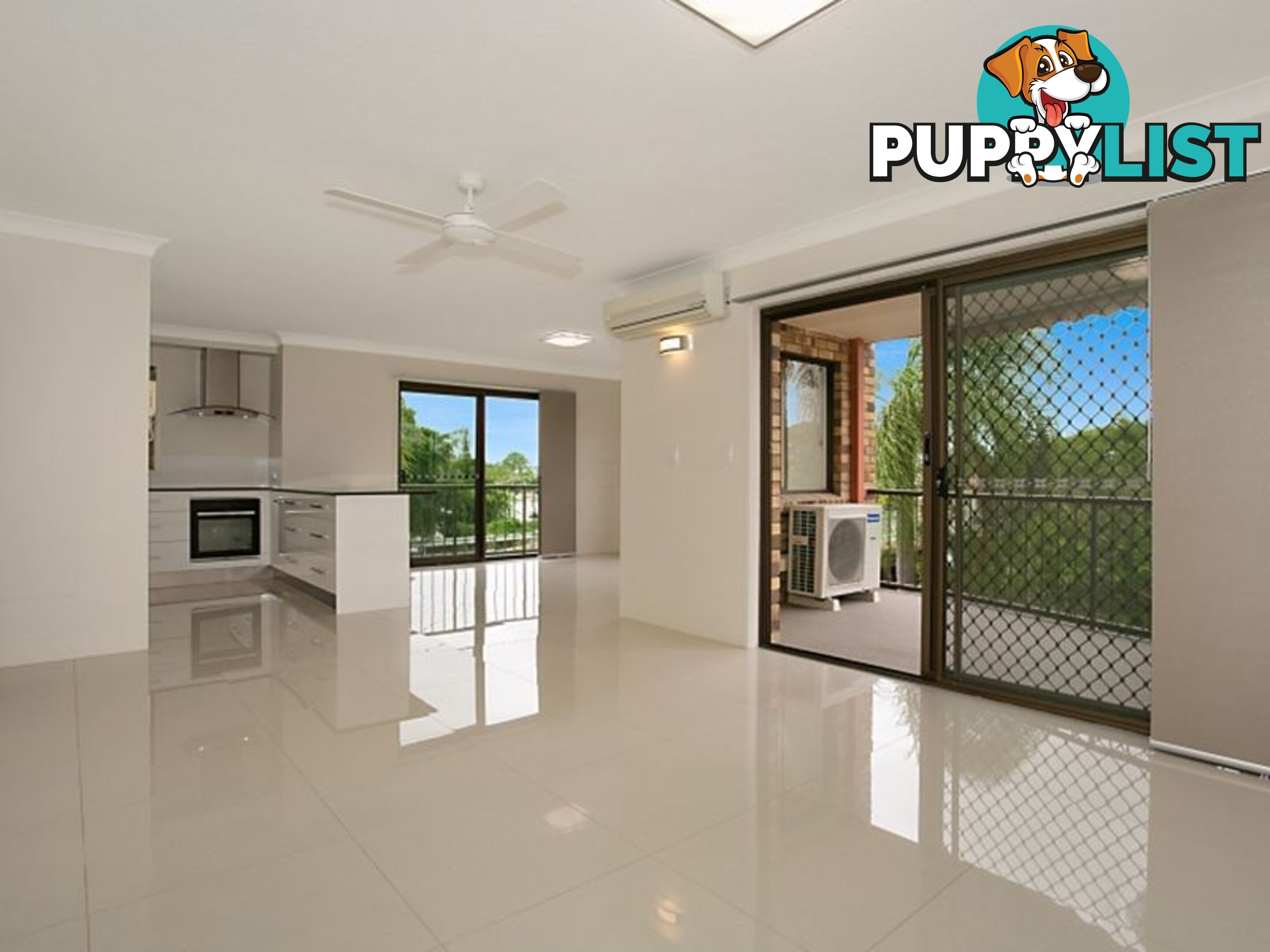 1/33 Surfers Avenue MERMAID WATERS QLD 4218