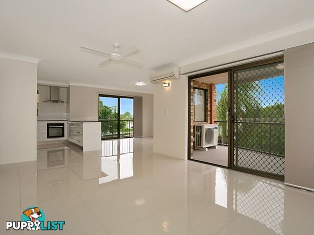 1/33 Surfers Avenue MERMAID WATERS QLD 4218