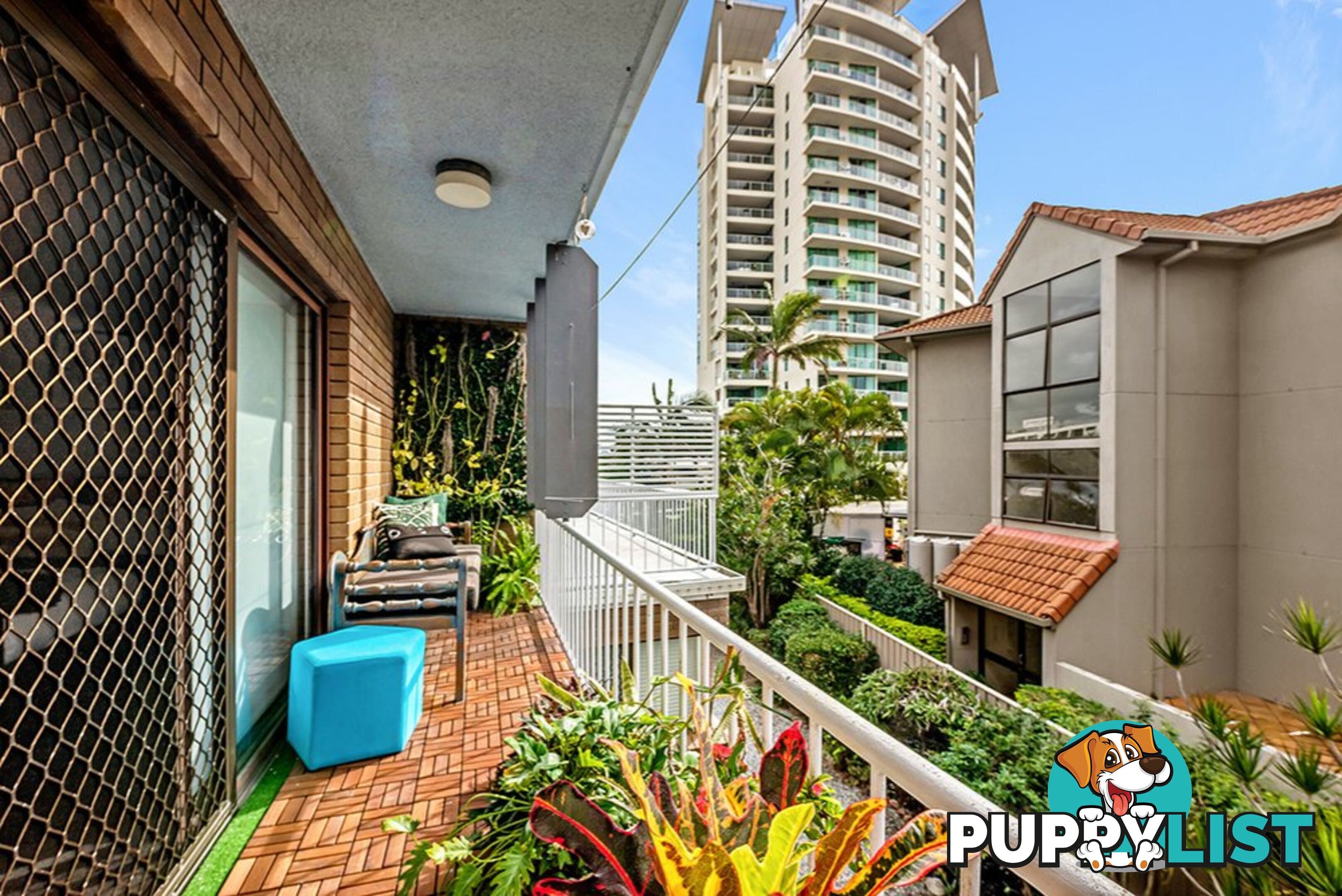 11/11 Old Burleigh Road SURFERS PARADISE QLD 4217