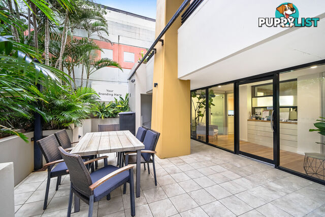 14 10 Albert Avenue Broadbeach QLD 4218