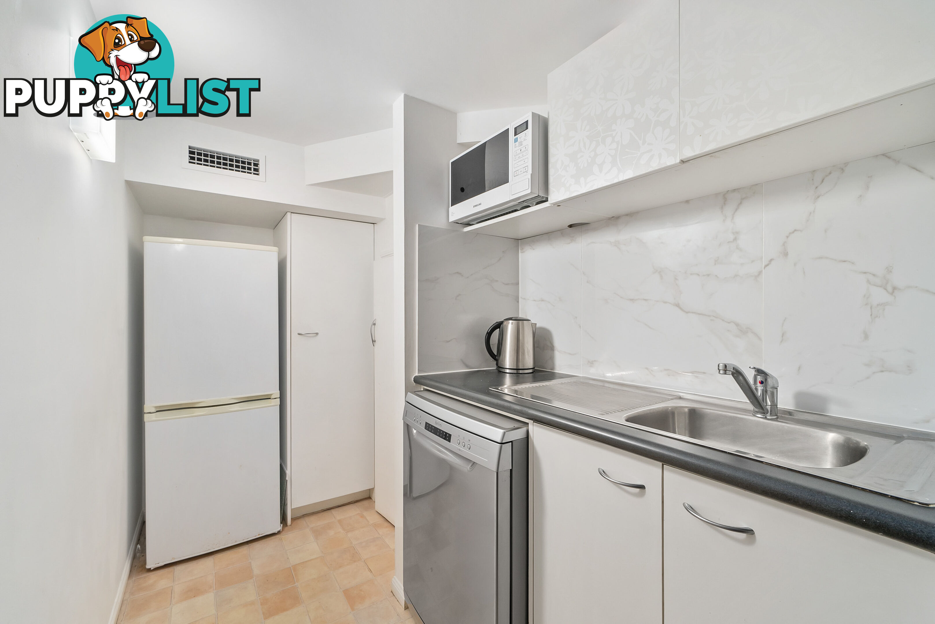 14 10 Albert Avenue Broadbeach QLD 4218
