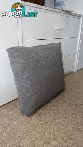 5 cushions