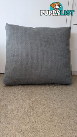 5 cushions