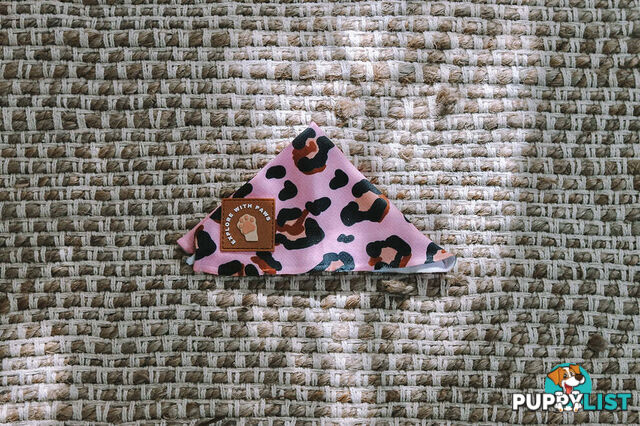 Designer Dog Bandana's by Explore with Paws - EWPBANLPNK