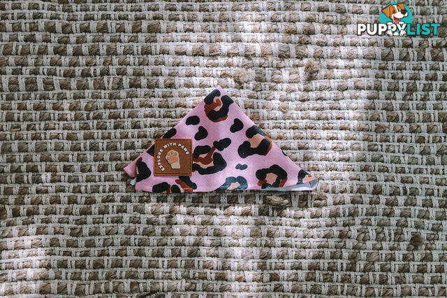 Designer Dog Bandana's by Explore with Paws - EWPBANMTIG