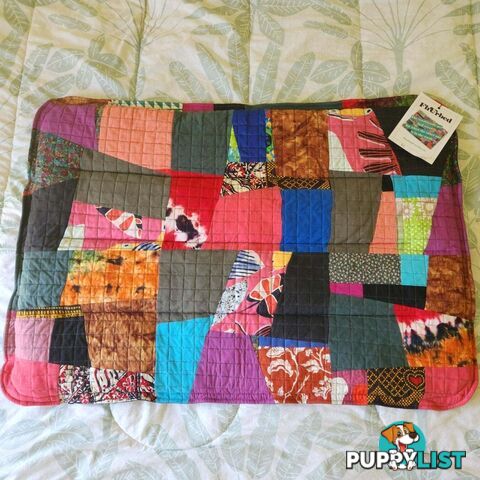 Eco-Friendly Cover - Hand Made Pet Bed - Fhurbeds - FBCXXS122