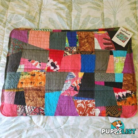 Eco-Friendly Cover - Hand Made Pet Bed - Fhurbeds - FBCXS123