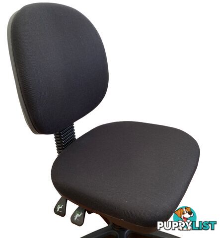 TASK CHAIR