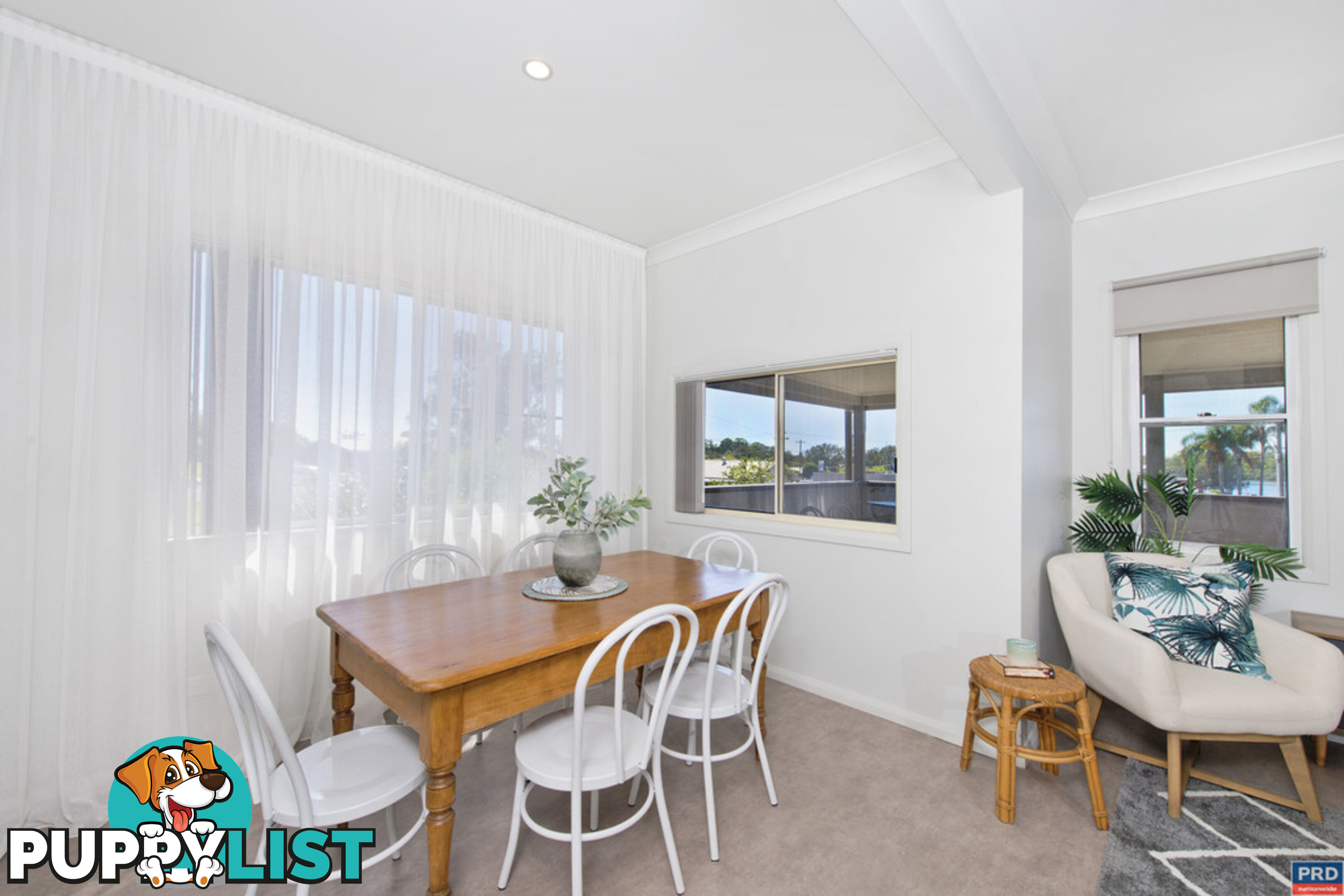 8 Lake Street LAURIETON NSW 2443