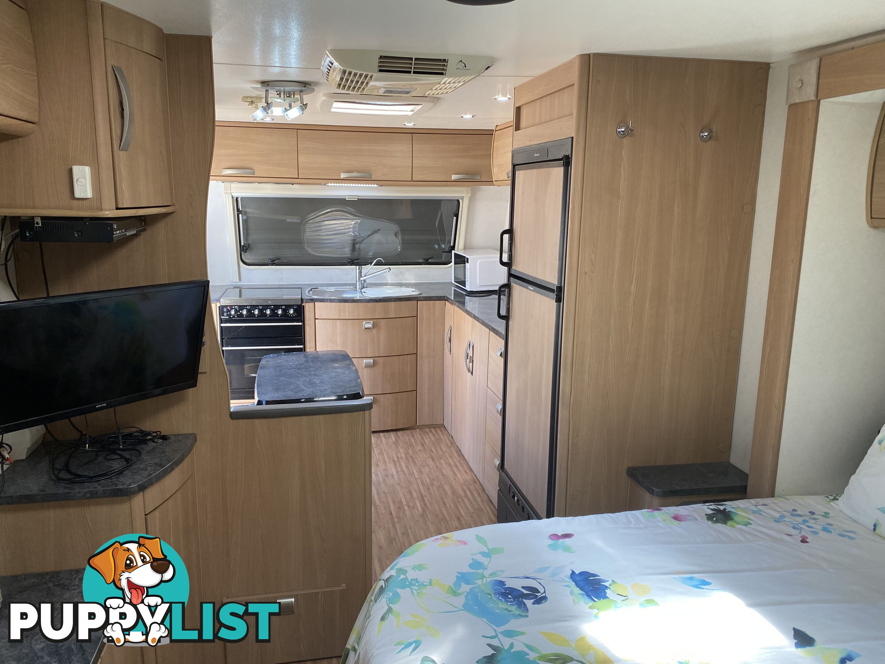 2012 Jayco Sterling Outback.   Located Charters Towers Qld