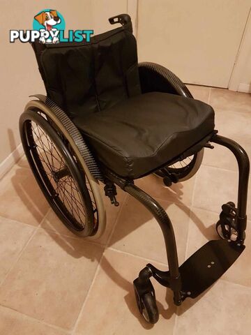 Wheelchair - Zenit R (carbon fiber) with accessories