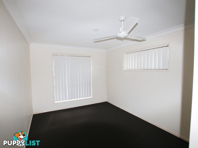 54 Lockyer Place CRESTMEAD QLD 4132