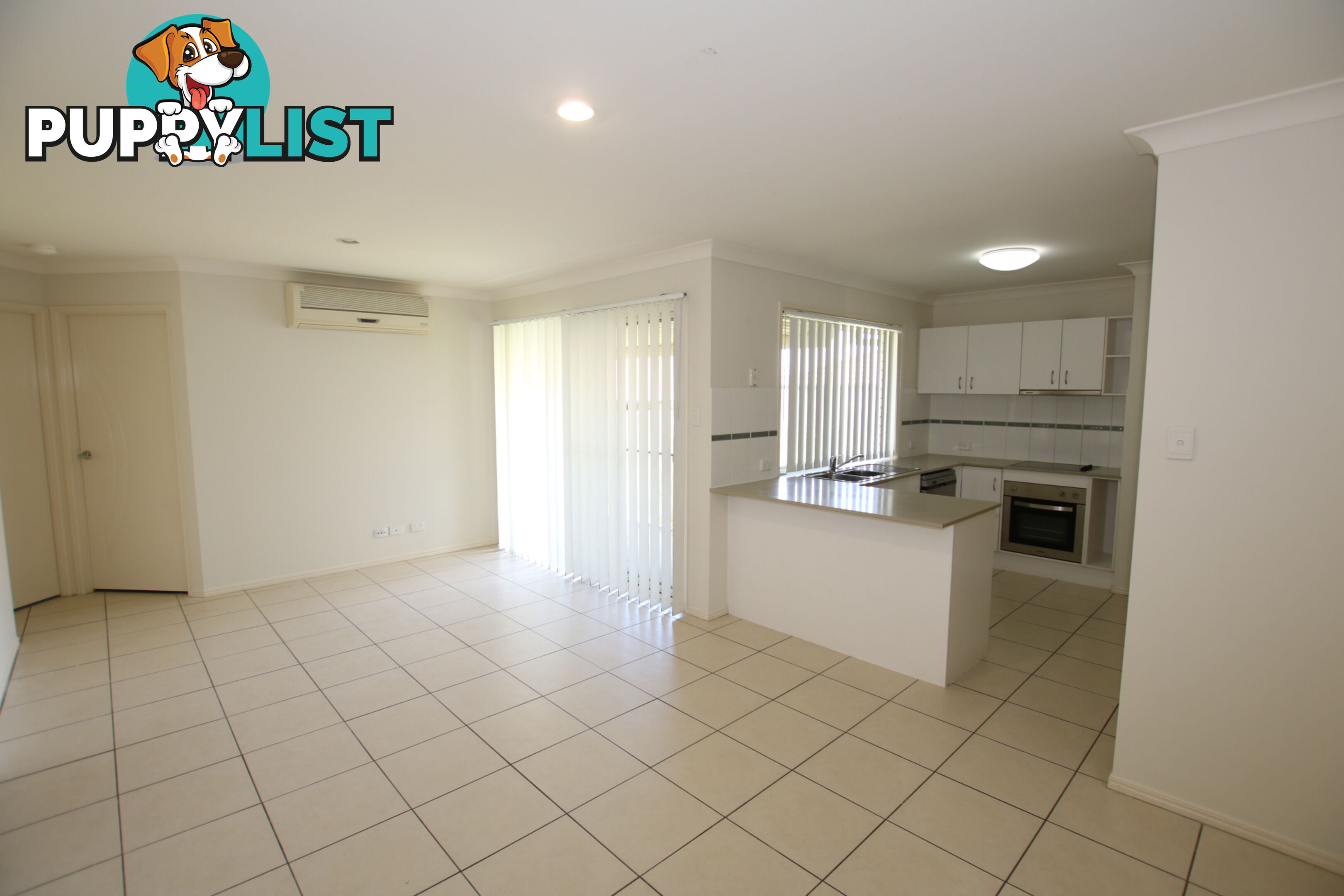 4 Lorikeet Way CRESTMEAD QLD 4132