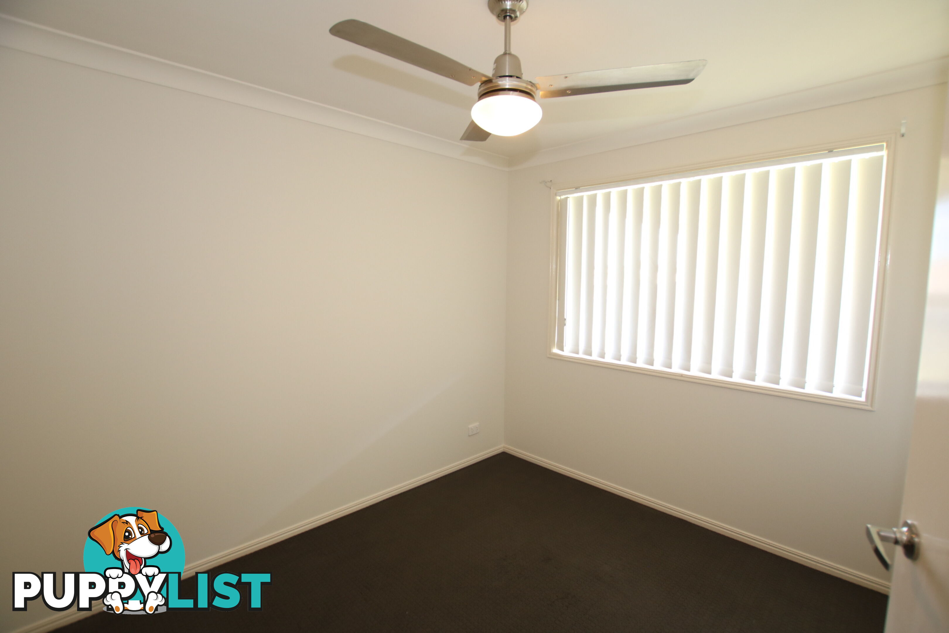 4 Lorikeet Way CRESTMEAD QLD 4132