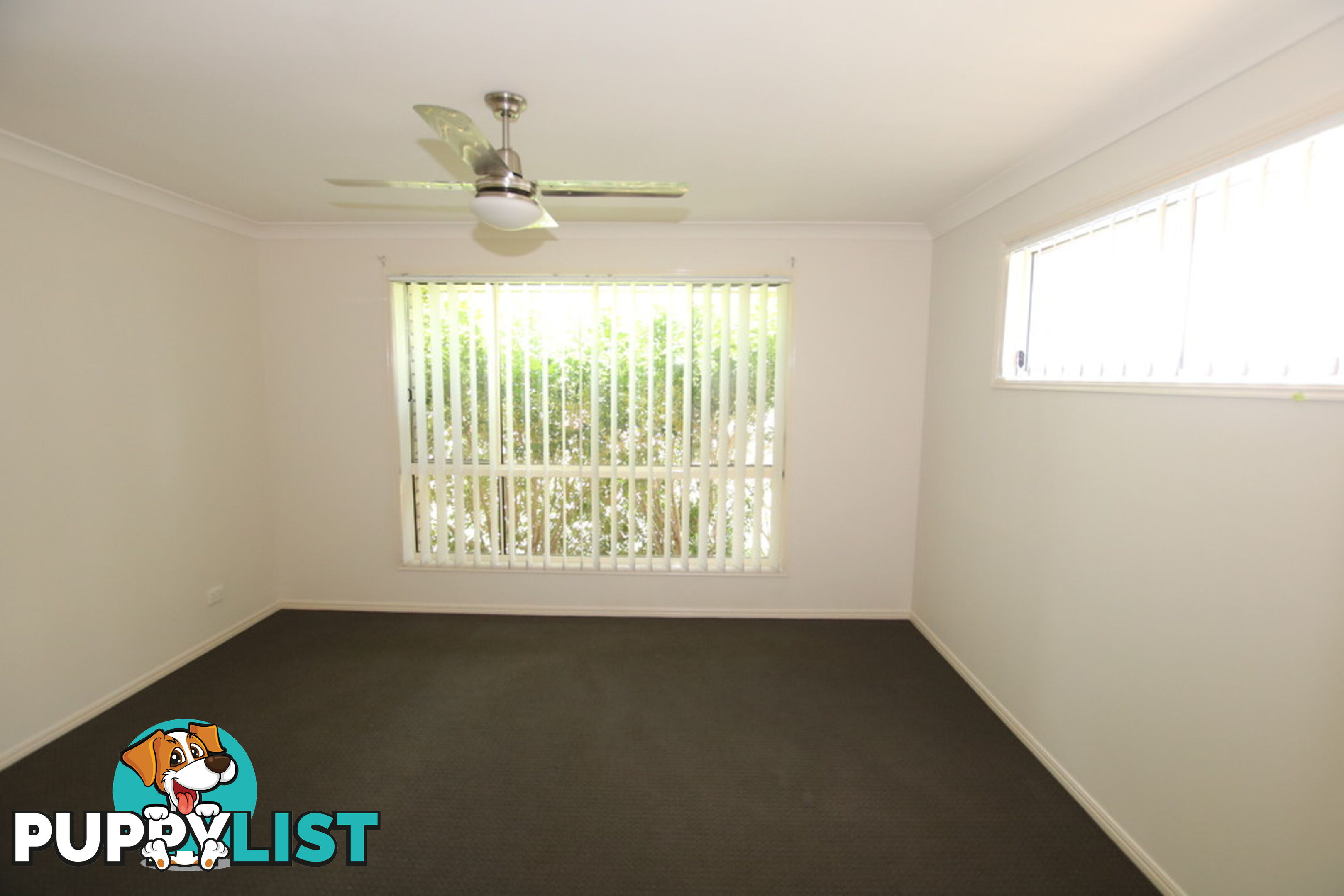 4 Lorikeet Way CRESTMEAD QLD 4132