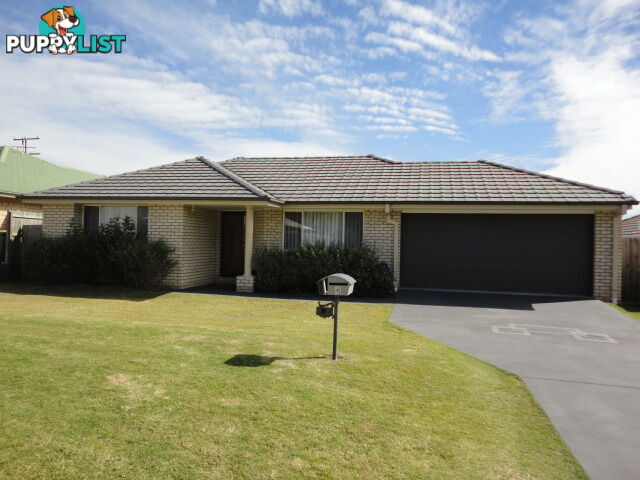 4 Lorikeet Way CRESTMEAD QLD 4132