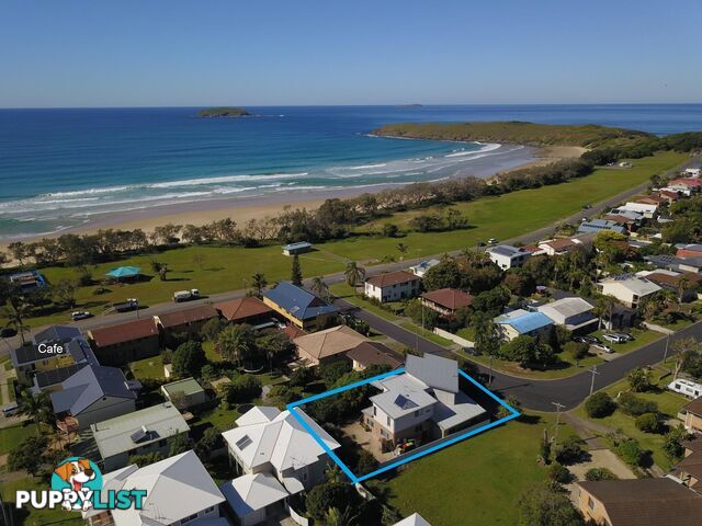 8 Blue Gum Avenue SANDY BEACH NSW 2456