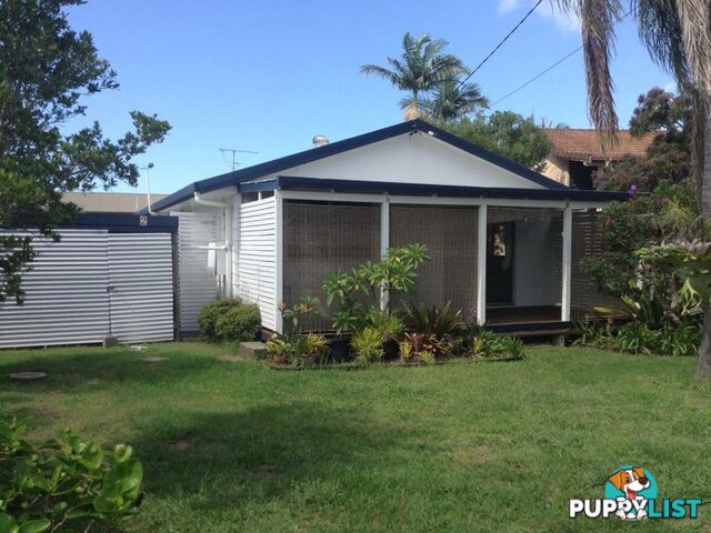 2 Royal Close CORINDI BEACH NSW 2456