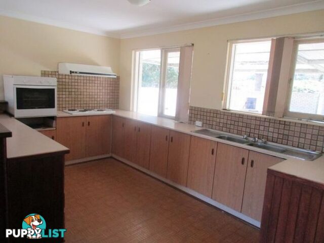 2 Pomfret Road SPEARWOOD WA 6163